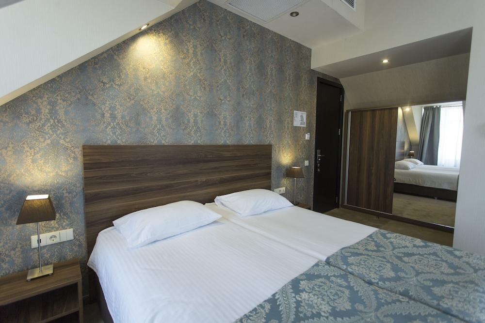 Old Meidan Tbilisi By Urban Hotels Exterior photo